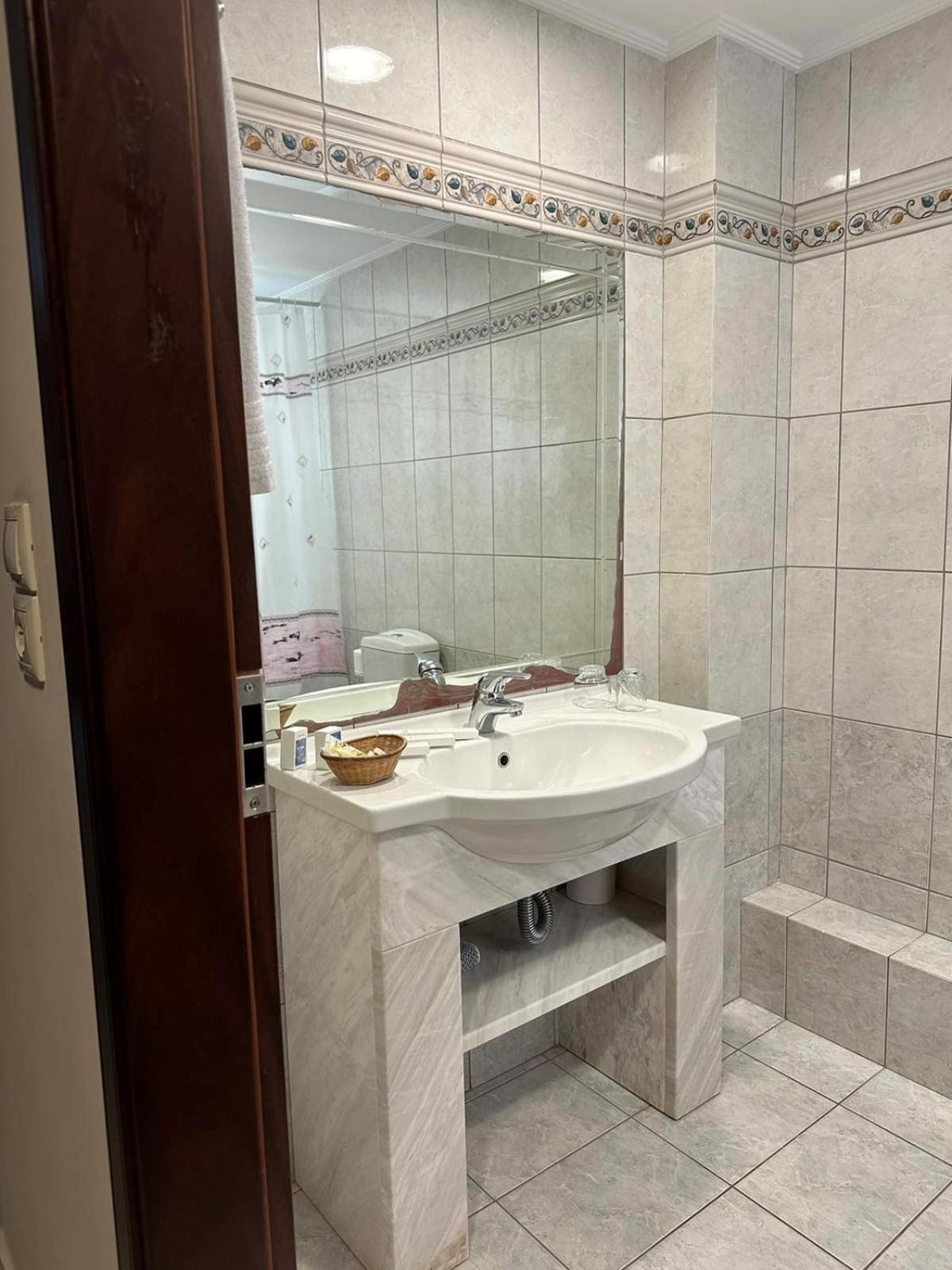 Europa Beach Hotel Galaxidi Ngoại thất bức ảnh